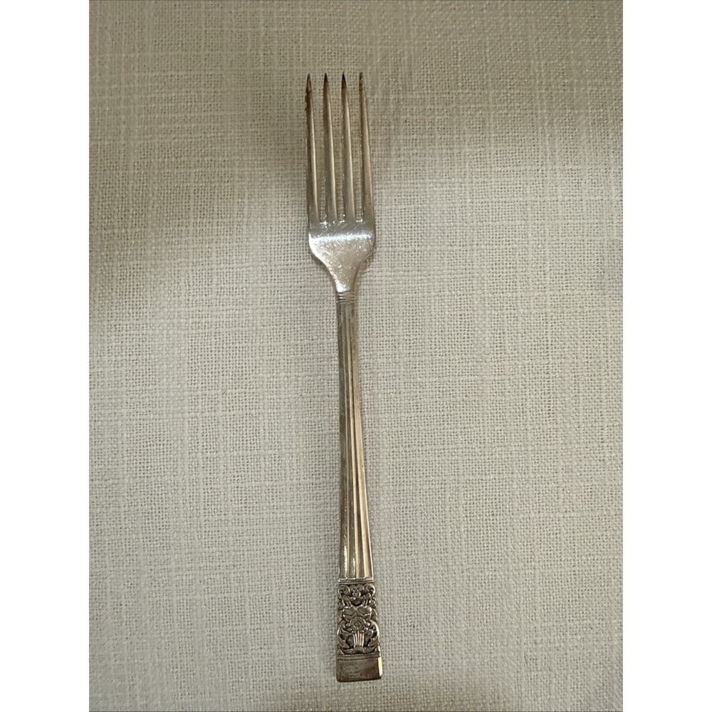 Oneida Silver "Coronation" 7 1/2‎ Inch Silverplate Fork Community